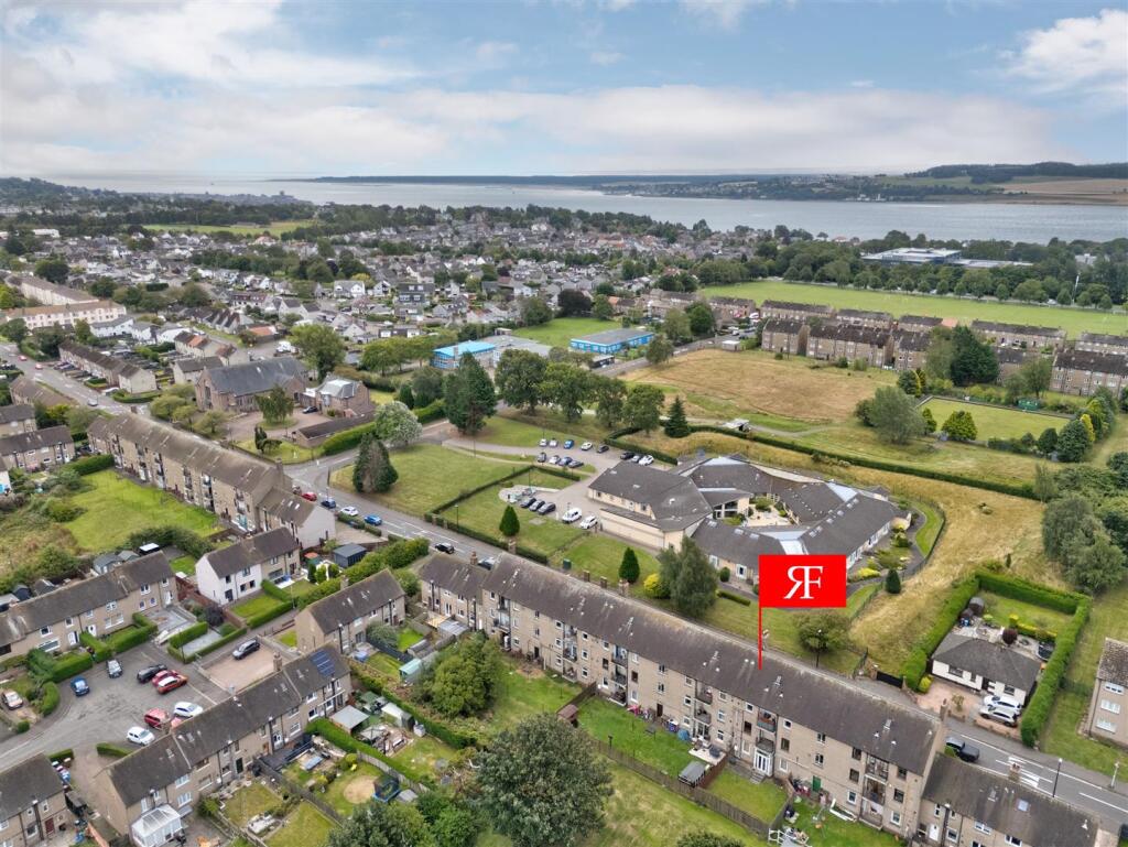 1R 6 Balerno Street Dundee-14.JPG