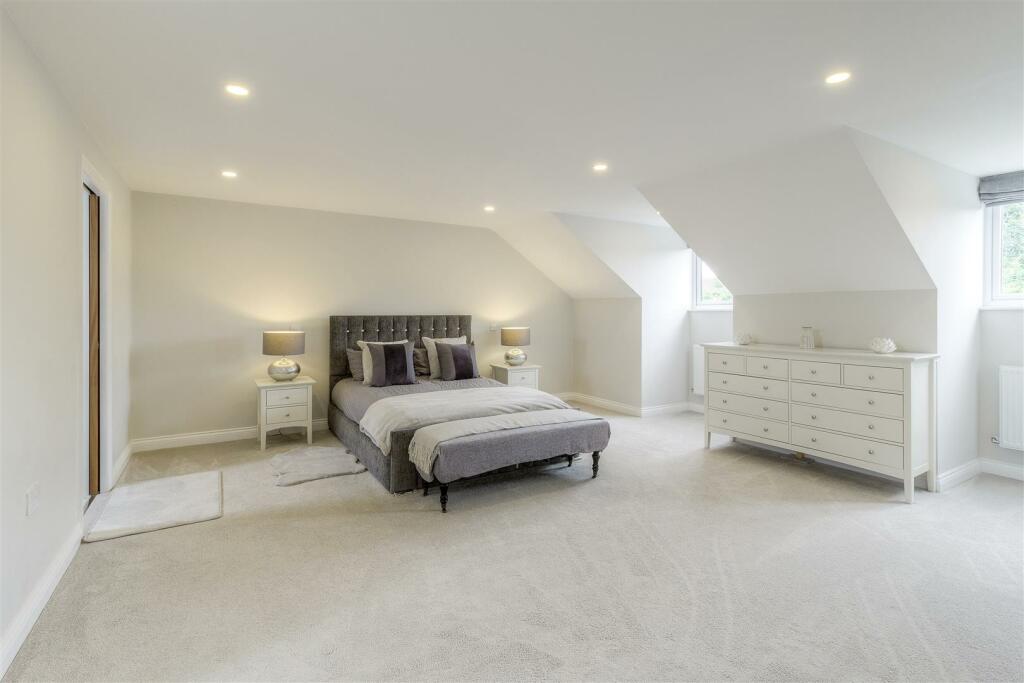 6 Shilton Lane, Bulkington