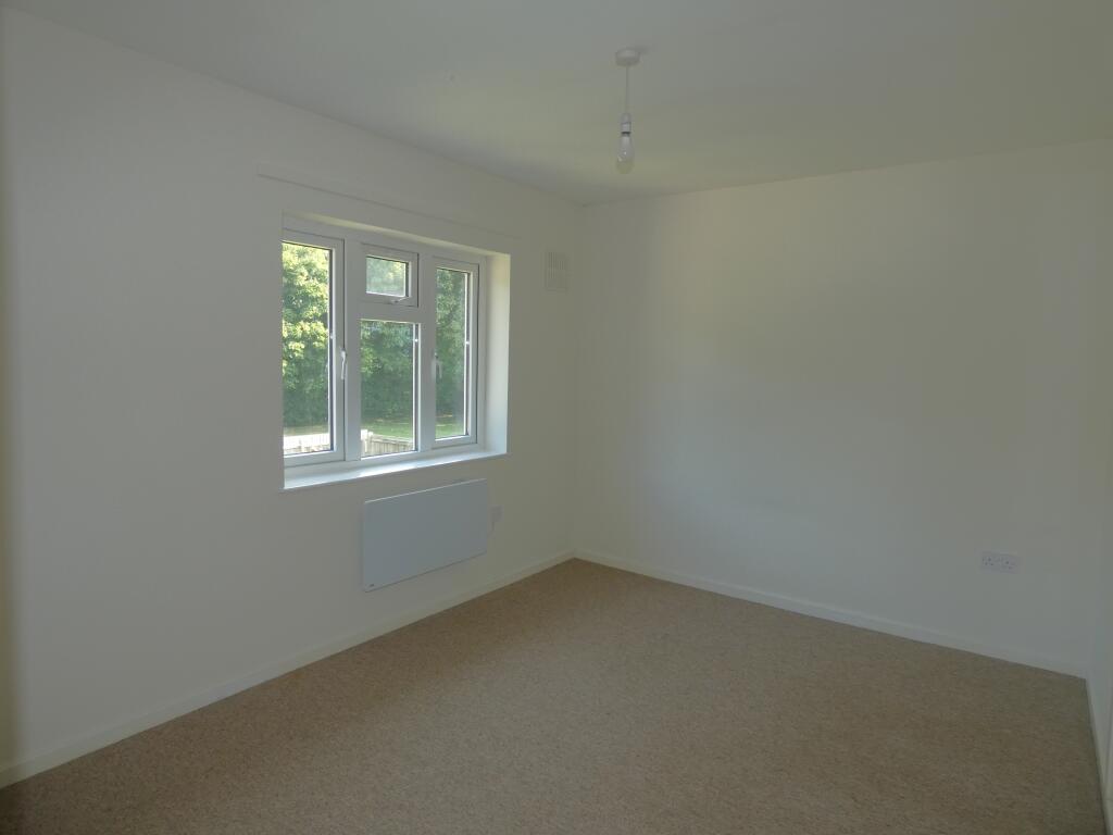 Pic 7 Bedroom 2.JPG