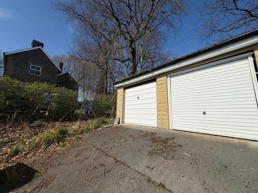 Garages .jpg