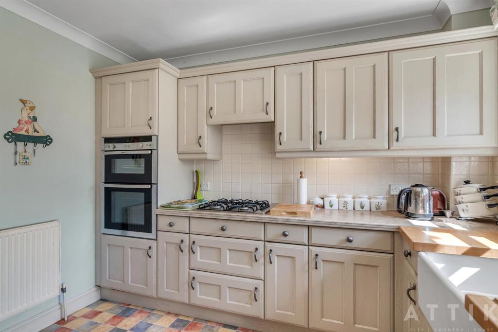 2 Hanbury Close, Halesworth IP19 8DG (35).jpg