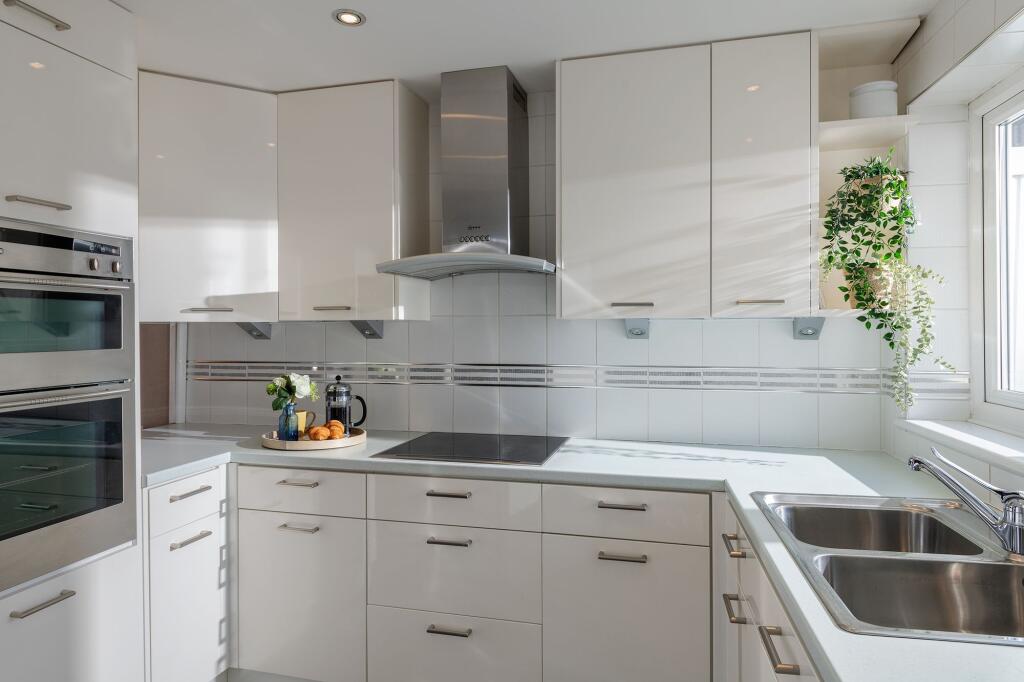 7 The Strand, Brixham Kitchen