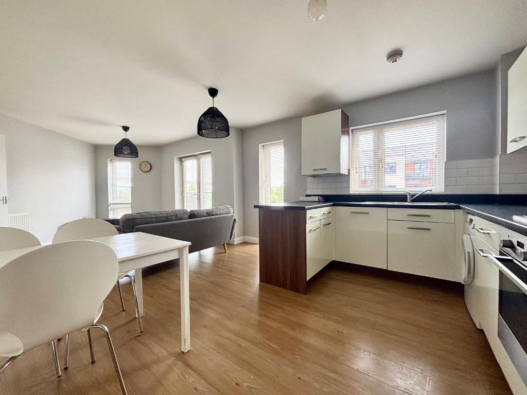 Open Plan Lounge / Kitchen / Dining