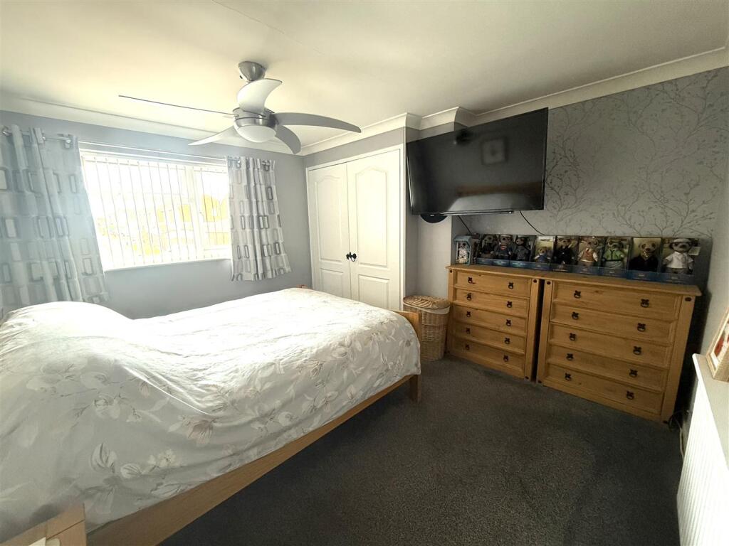 61 leahhaal bed.jpeg