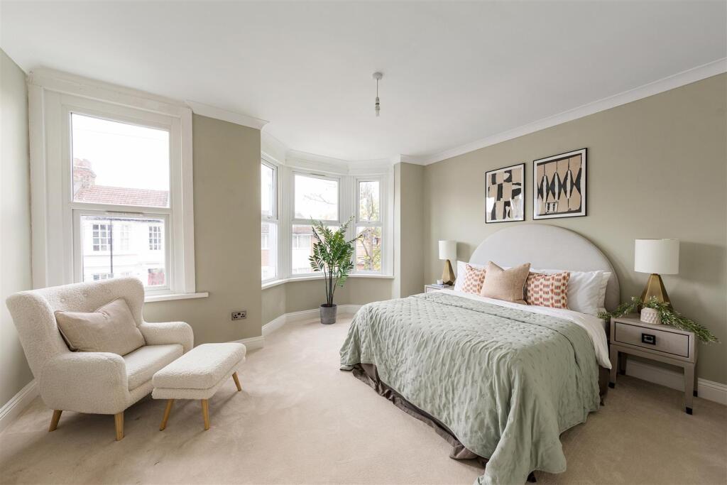 Leasowes Road E10