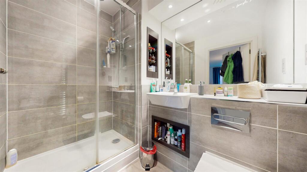 27 Southmere House, 1 Highland Street - aSeS0APxrM