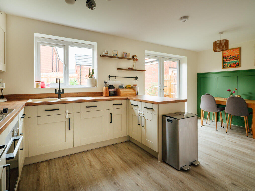 Kitchen / Dining Room