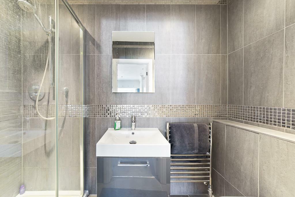 89 Shelvers Way -11.jpg