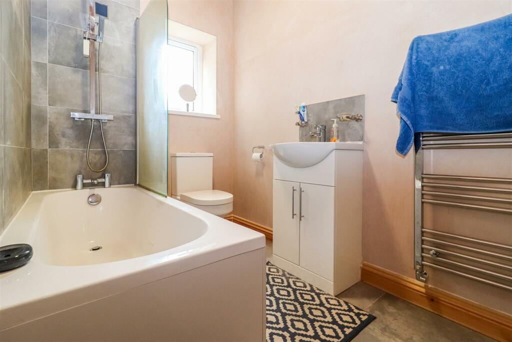 BATHROOM/W.C.
