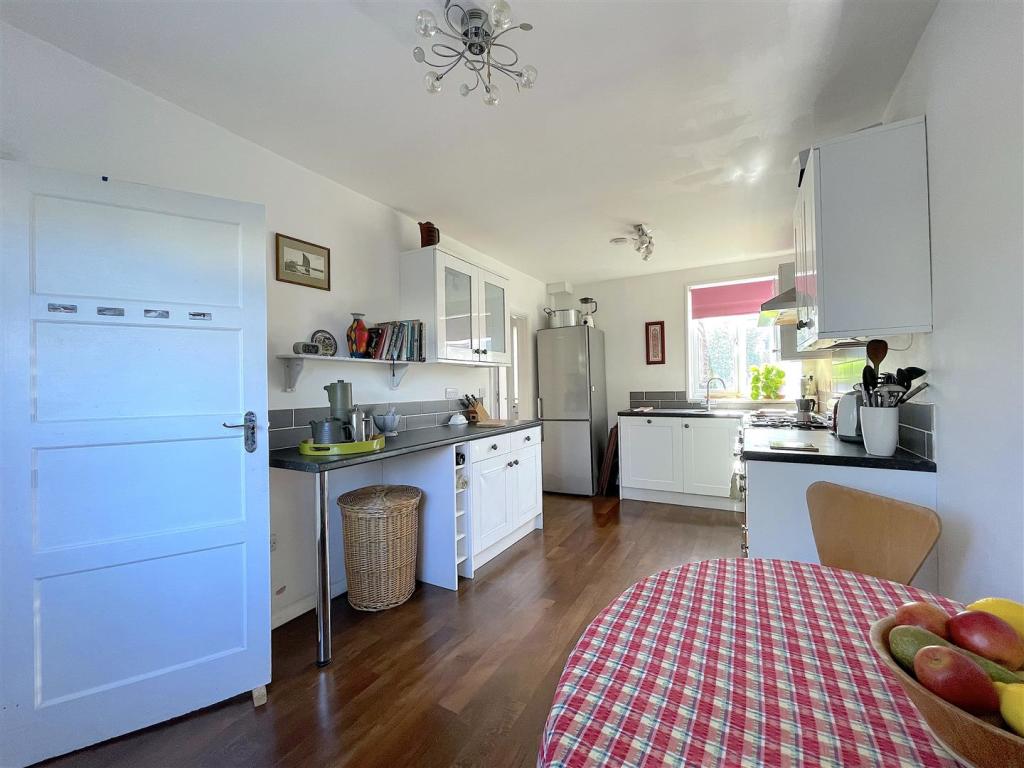 Kitchen:Dining Room (3).jpeg