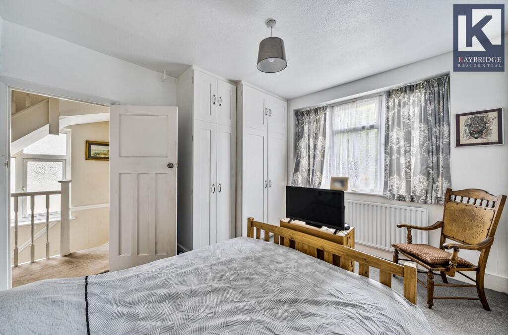 Stoneleigh Avenue, KT4