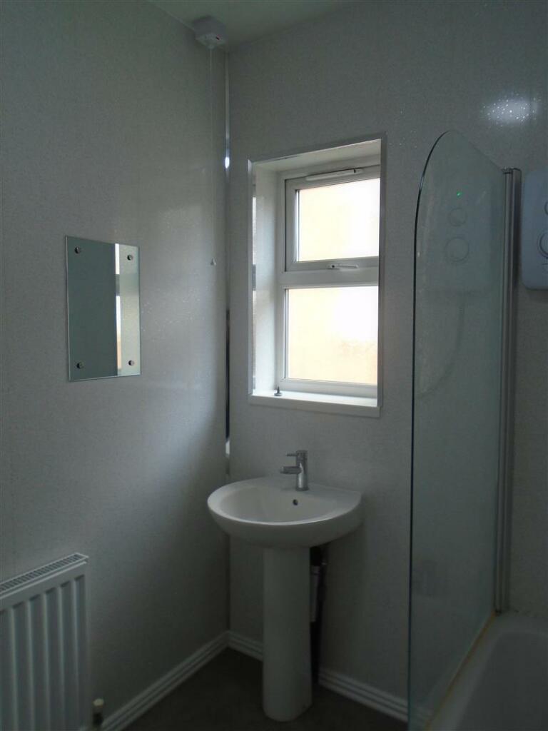 Bathroom (1).JPG