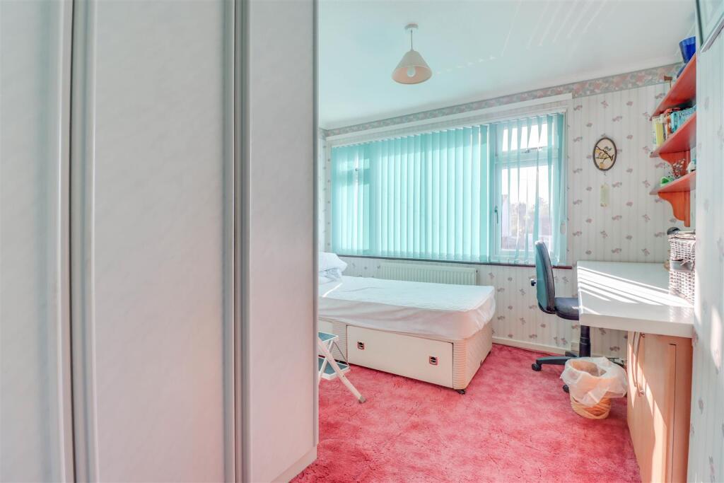 15 MERLIN WAY INSIDE-7.jpg
