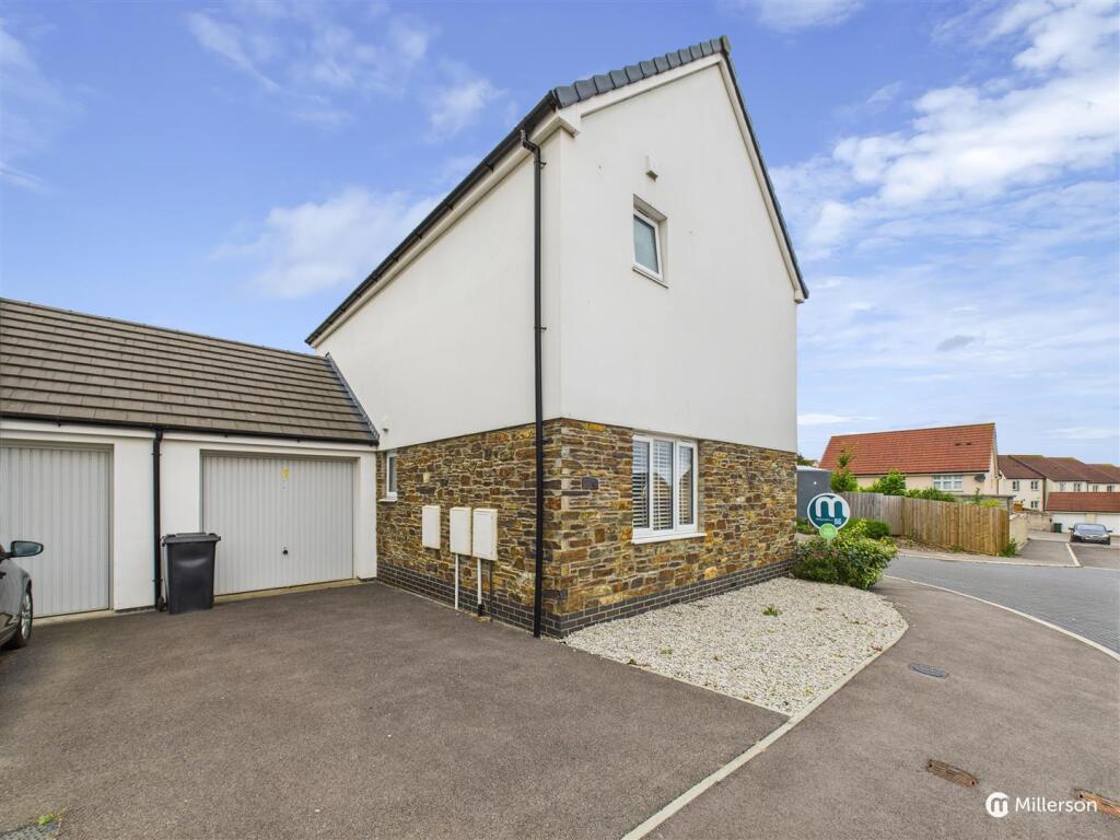 Garage and Side Aspect