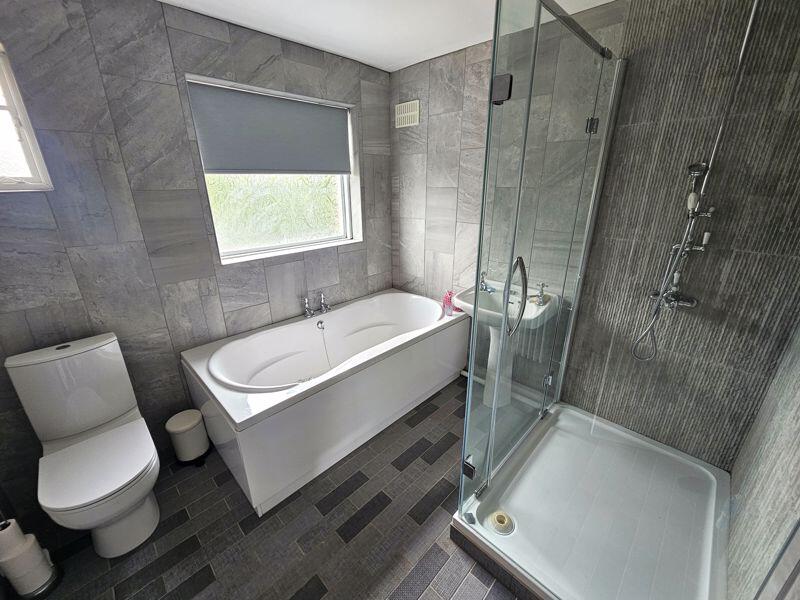 Bath/Shower Room
