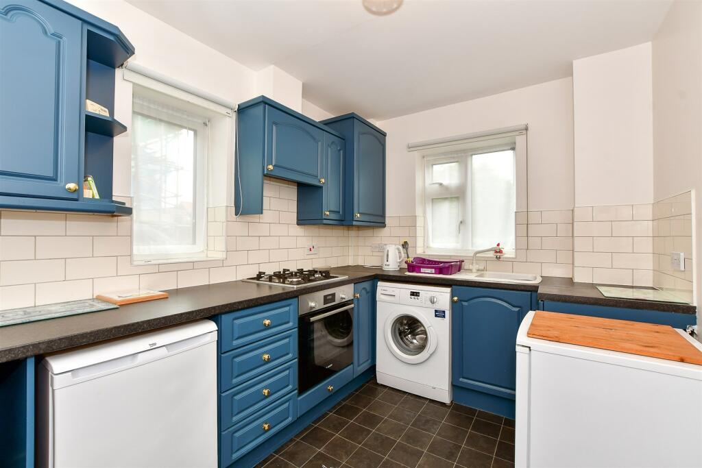 Kitchen/ Breakfast Room