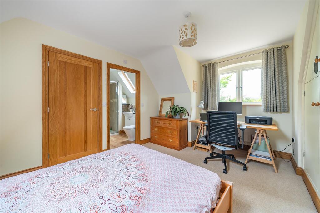 Emby House, 6a High Street, Greens Norton (7).jpg