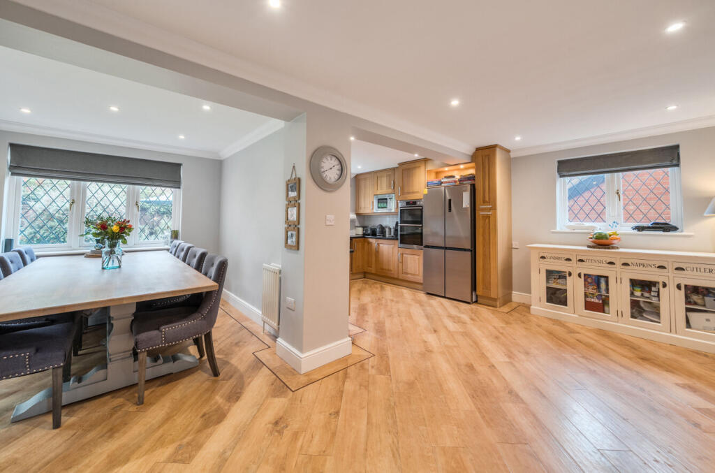 1380491-5-6914ac7...