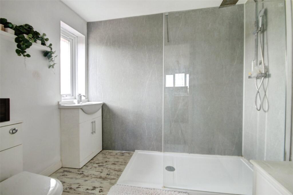 Ensuite Shower Room