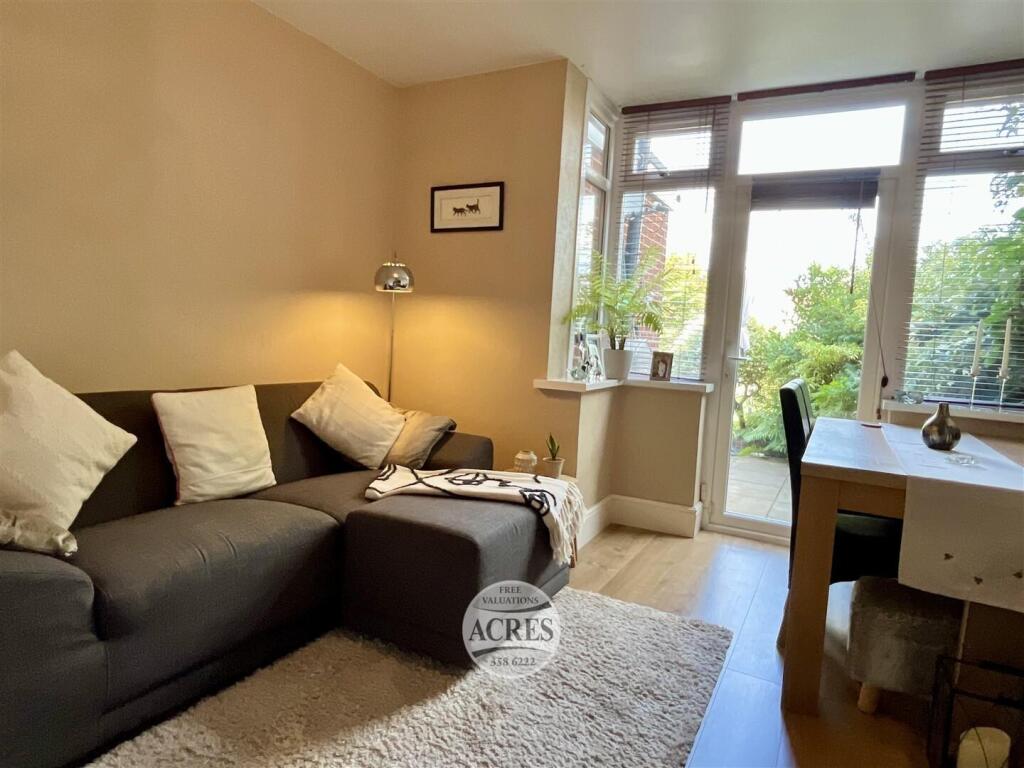 image00019 (Large).jpg