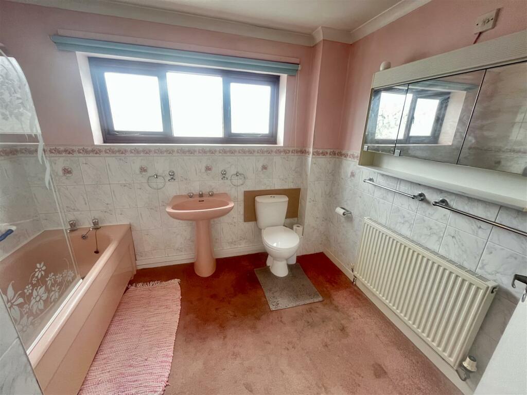 REAR BATHROOM