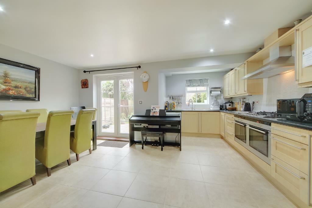 Kitchen Dining Room 1 (Portal Size).jpg