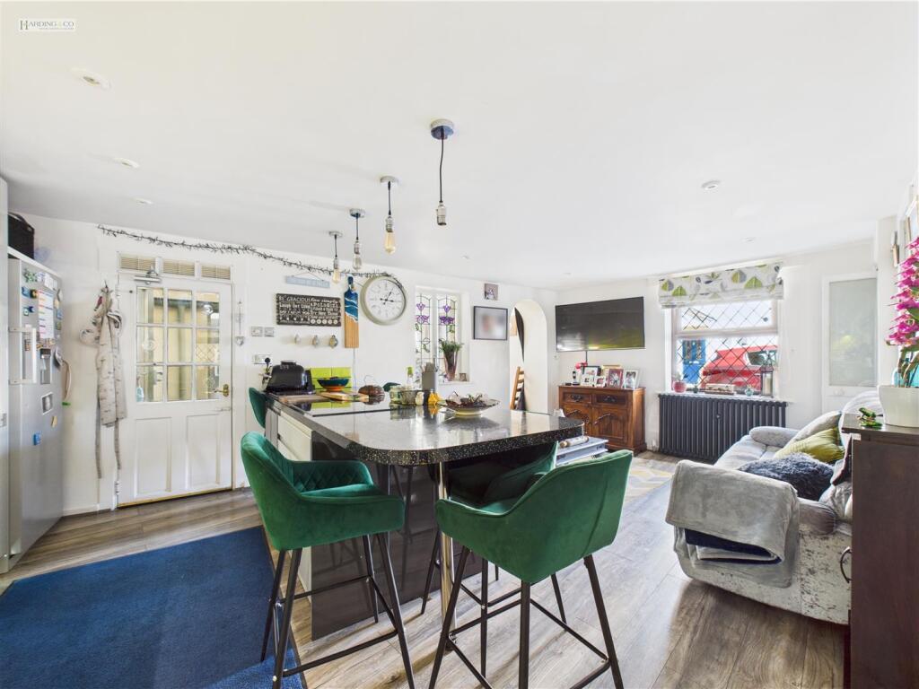 Kitchen Diner iv.jpg