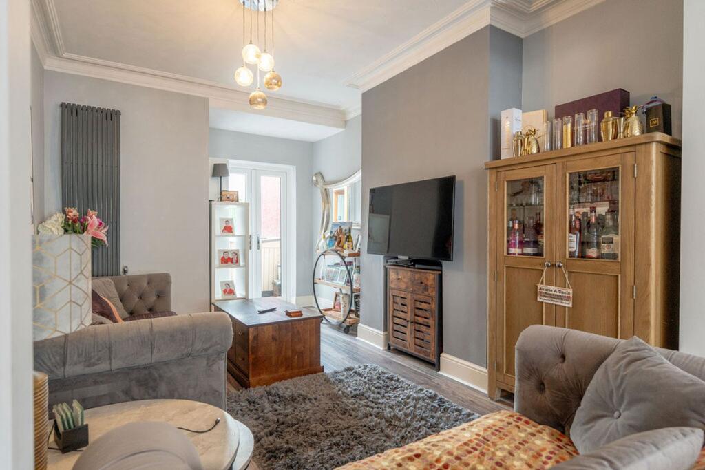 Living Room/Dining Room