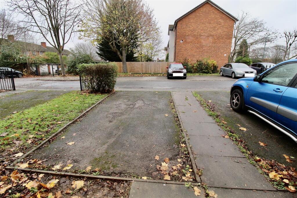 Front Garden/Driveway