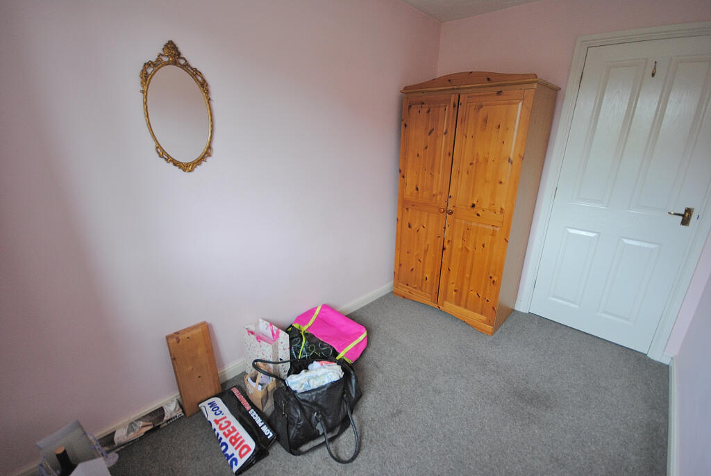 6 blenheim court bed