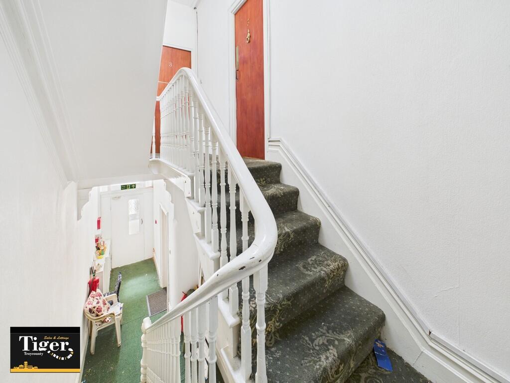 CAM02176G0-PR0560...