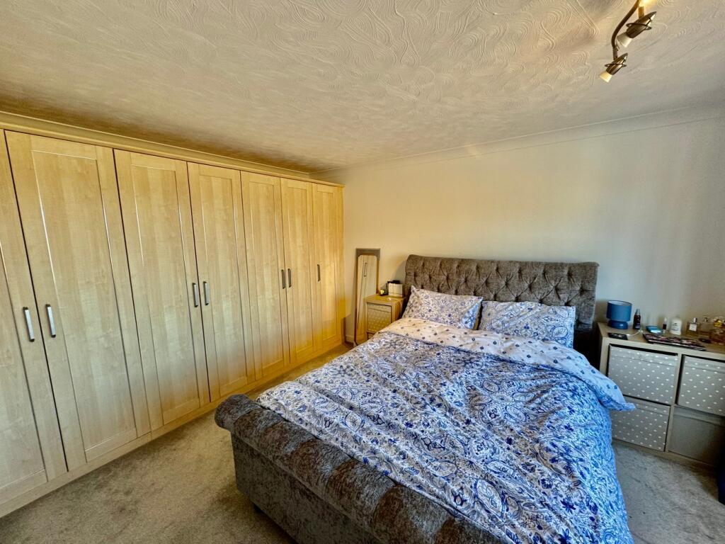 Master Bedroom &amp; Wardrobes