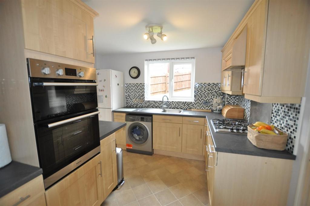 Kitchen.JPG