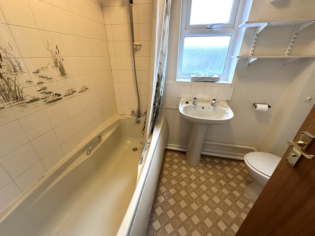 Bathroom.JPG