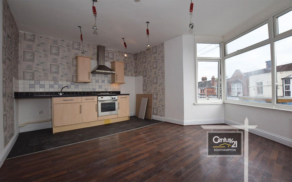 LOUNGE &amp; KITCHEN