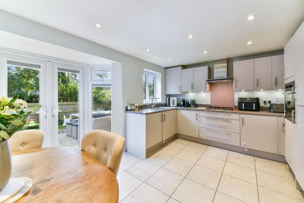 HAYTON CRESCENT,  (4).jpg