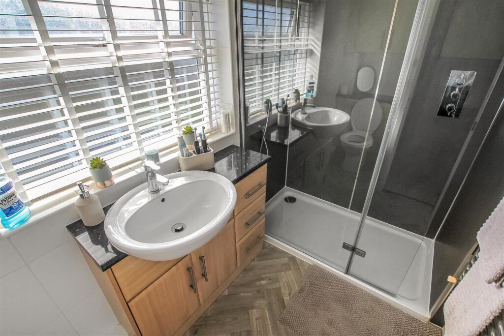 Shower Room (1).jpg