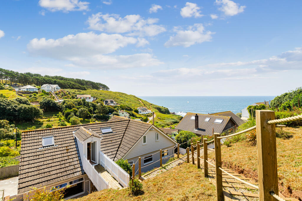 A10 - 6 Furzehill Road Heybrook Bay - 250718