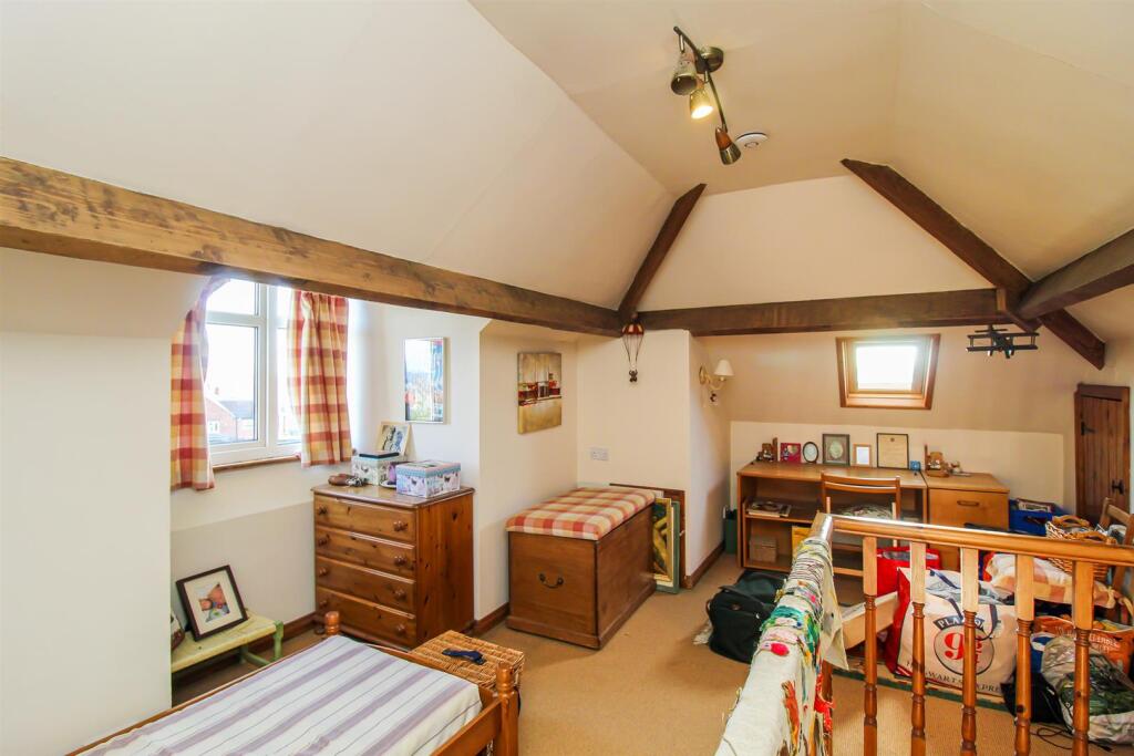 LOFT ROOM