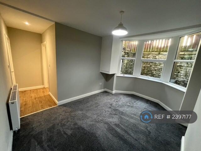 Bedroom Photo 2
