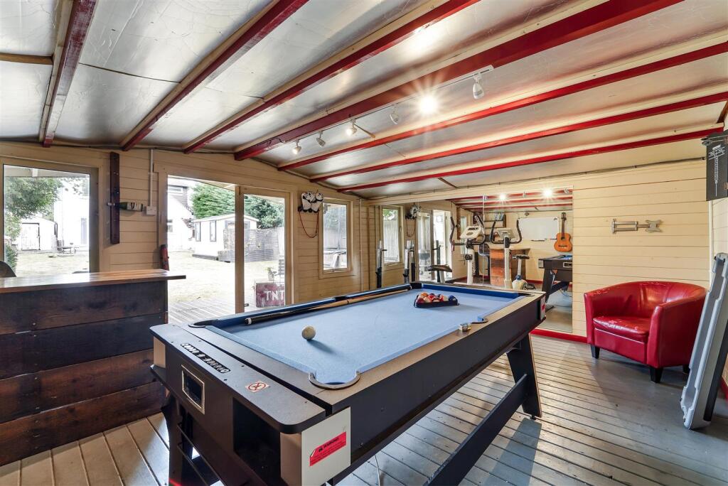 WHITESHORSE DRIVE (14).jpg