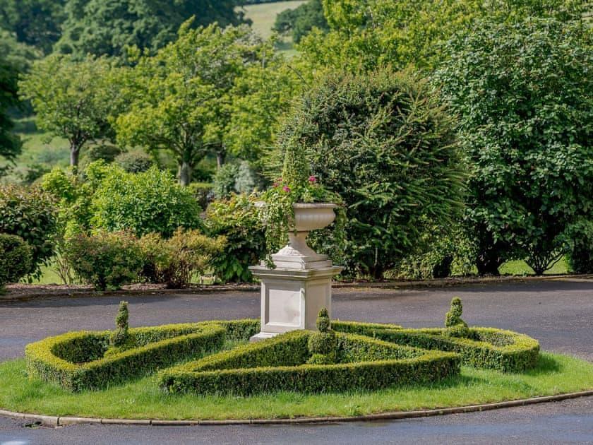 20 Sherbrne House - Garden.jpg