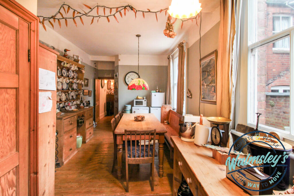 Dining kitchen