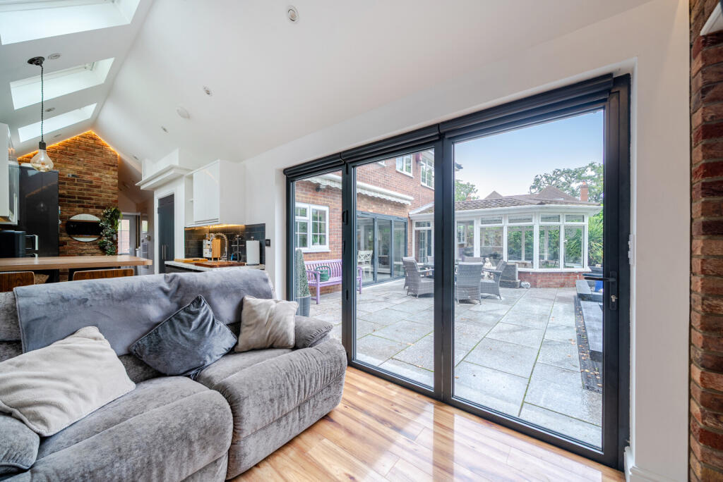 1353467-23-68c1af...