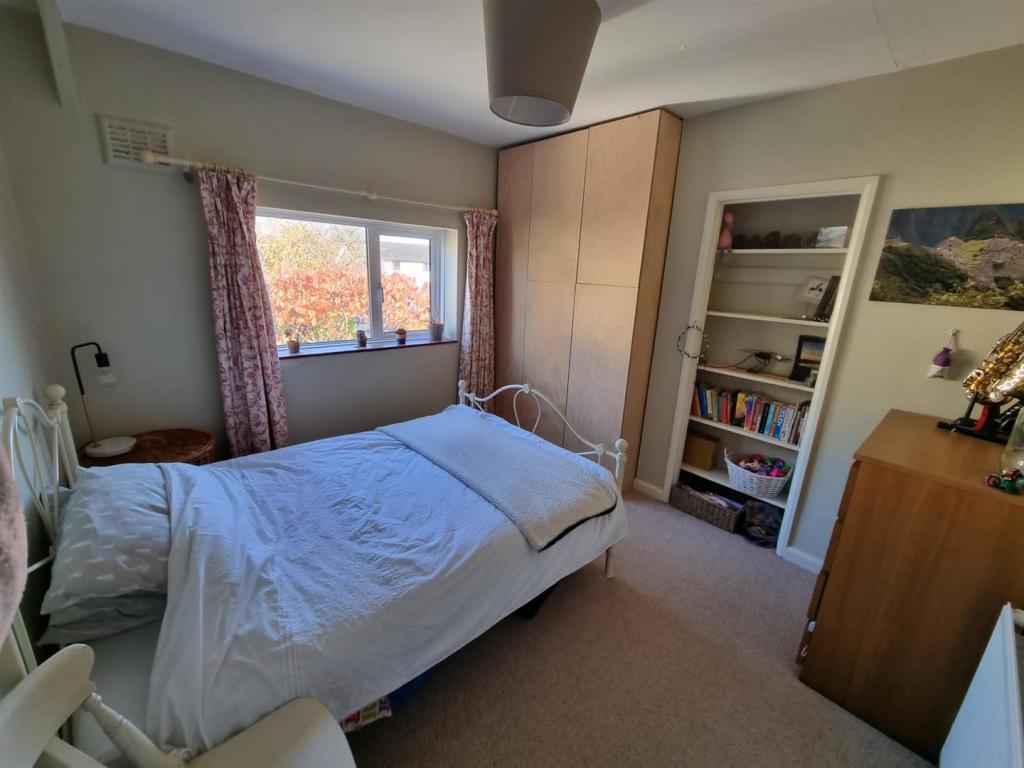 Bedroom 2.jpg