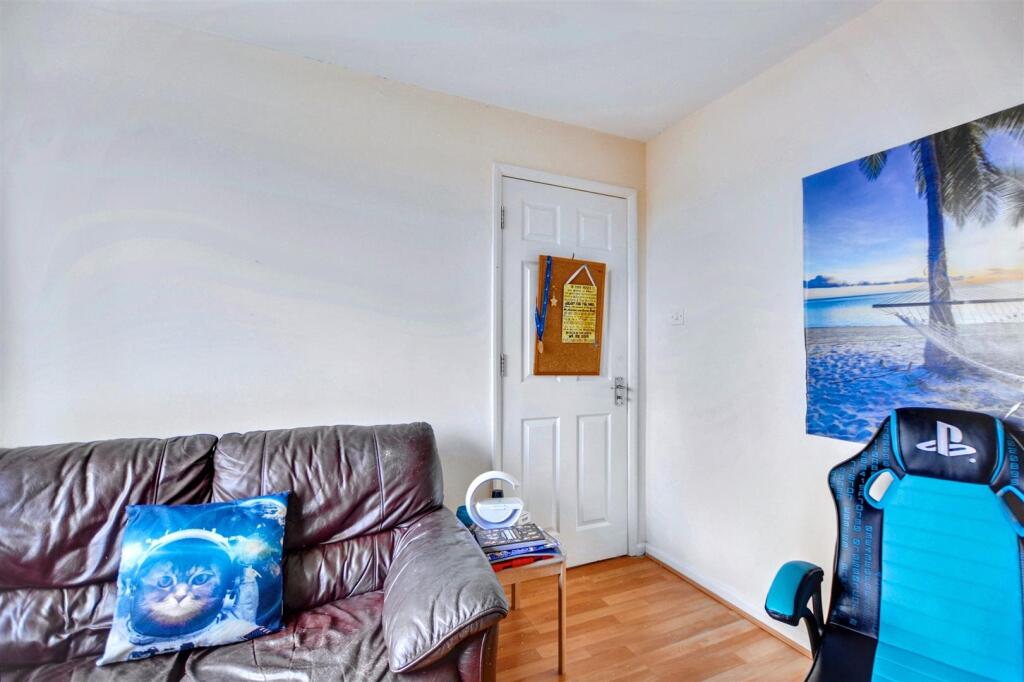 Bedroom 1_3.jpeg