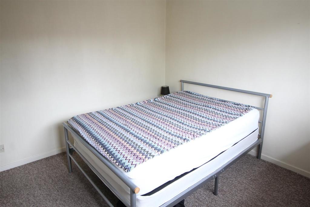 bed 2 .JPG