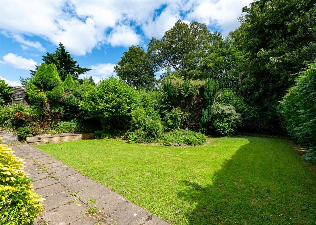 7a Quail Green-garden1.jpg