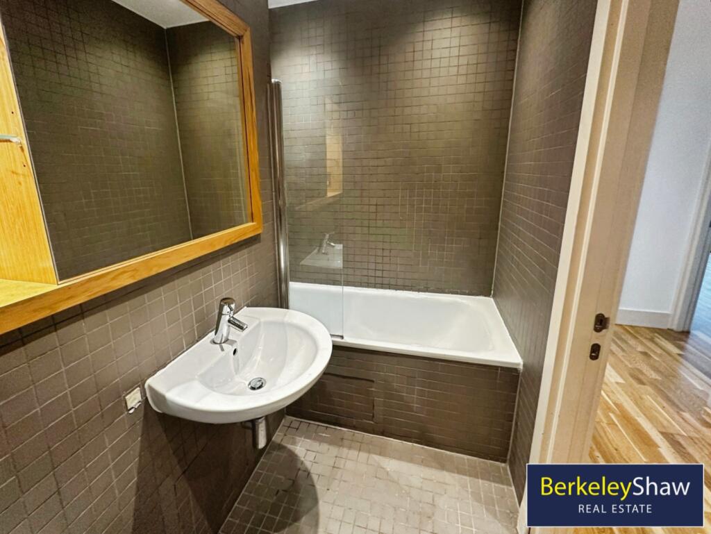 pbox-bathroom-339534.jpg