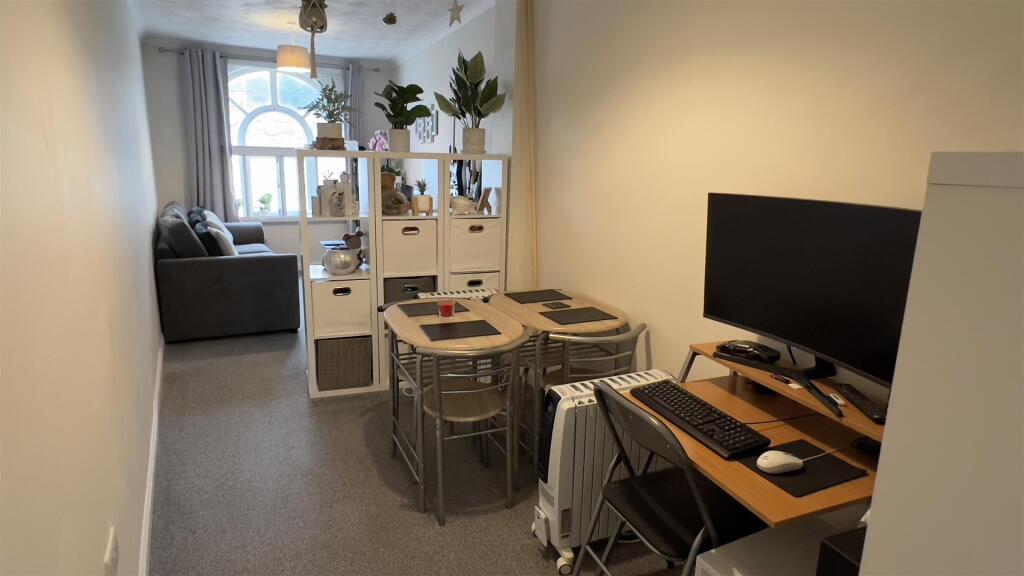 Photo 12-06-2025, 7 17 14 pm.jpg